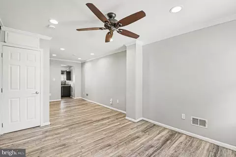 Entry Way - 111 E Fort Ave, Baltimore, MD 21230 photo 2 of 12