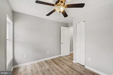 Entry Way - 111 E Fort Ave, Baltimore, MD 21230 photo 9 of 12