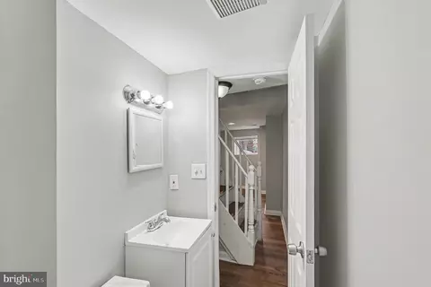 Entry Way - 613 Harvey St, Baltimore, MD 21230 photo 4 of 7