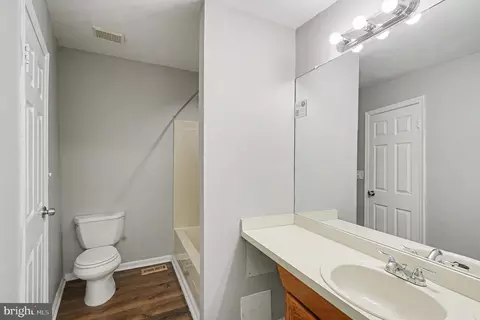 Entry Way - 613 Harvey St, Baltimore, MD 21230 photo 6 of 7