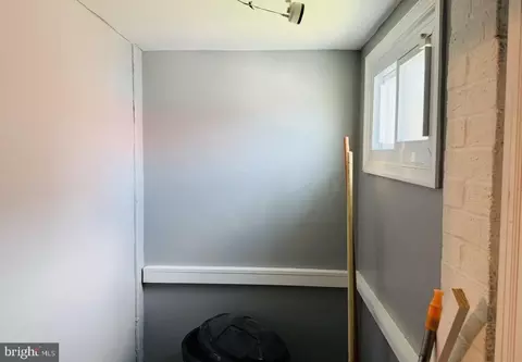Entry Way - 3968 Dolfield Ave, Baltimore, MD 21215 photo 5 of 11