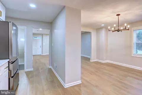 Entry Way - 3620 Erdman Ave, Baltimore, MD 21213 photo 3 of 4