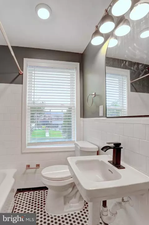 Bath - 3620 Erdman Ave, Baltimore, MD 21213 photo 1 of 3