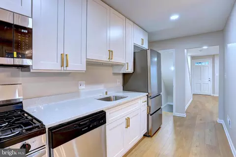 Entry Way - 3620 Erdman Ave, Baltimore, MD 21213 photo 1 of 4