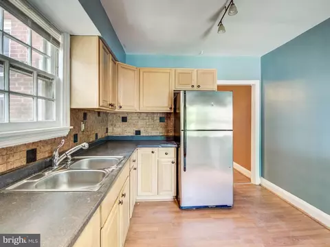 Kitchen - 4326 Berger Ave, Baltimore, MD 21206 photo 3 of 4