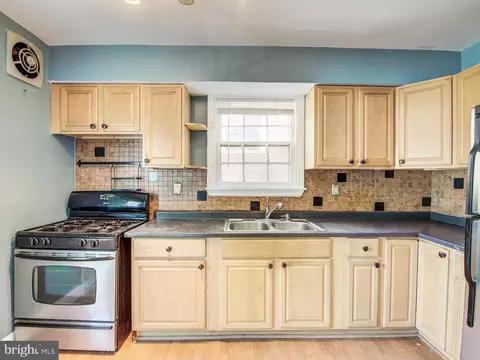 Kitchen - 4326 Berger Ave, Baltimore, MD 21206 photo 4 of 4