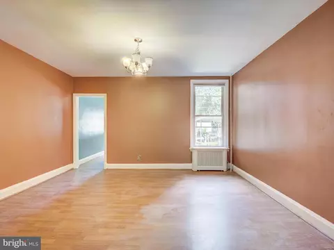 Living - 4326 Berger Ave, Baltimore, MD 21206 photo 6 of 10