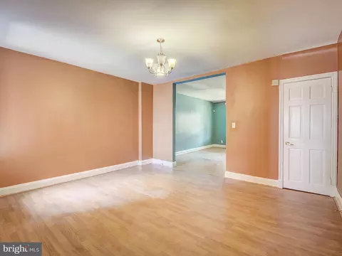 Living - 4326 Berger Ave, Baltimore, MD 21206 photo 9 of 10