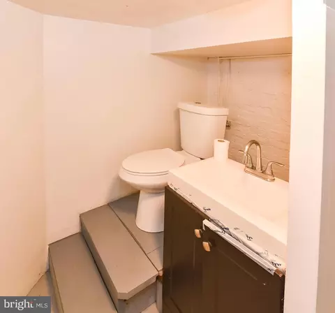 Bath - 516 S Highland Ave, Baltimore, MD 21224 photo 3 of 3