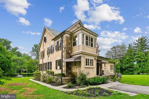Exterior - 2209 Ken Oak Rd, Baltimore, MD 21209 photo 11 of 18