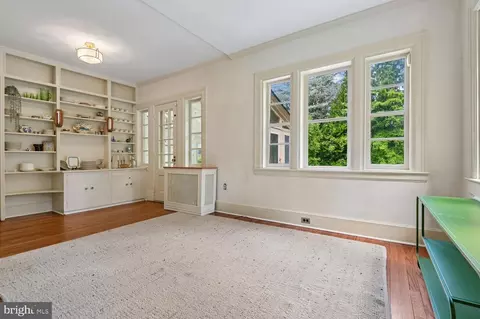 Living - 2209 Ken Oak Rd, Baltimore, MD 21209 photo 4 of 5