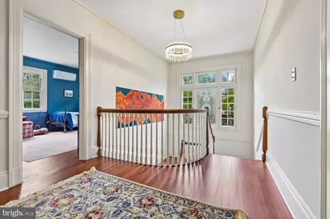 Entry Way - 2209 Ken Oak Rd, Baltimore, MD 21209 photo 12 of 15