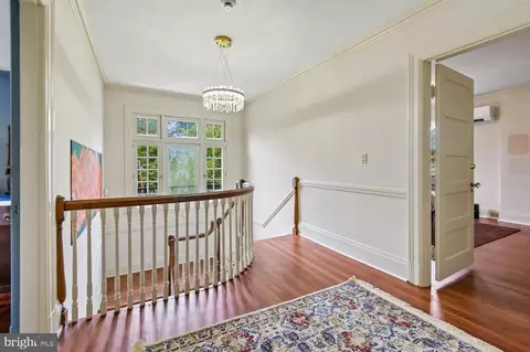 Entry Way - 2209 Ken Oak Rd, Baltimore, MD 21209 photo 9 of 15