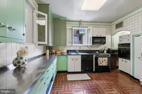 Kitchen - 2209 Ken Oak Rd, Baltimore, MD 21209 photo 2 of 2