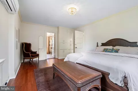 Bedroom - 2209 Ken Oak Rd, Baltimore, MD 21209 photo 2 of 11
