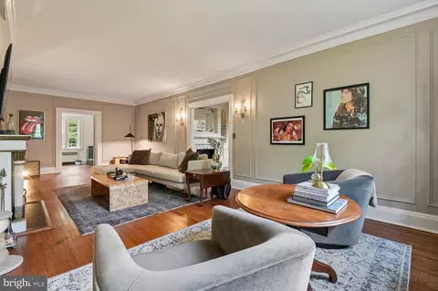 Living - 2209 Ken Oak Rd, Baltimore, MD 21209 photo 3 of 5