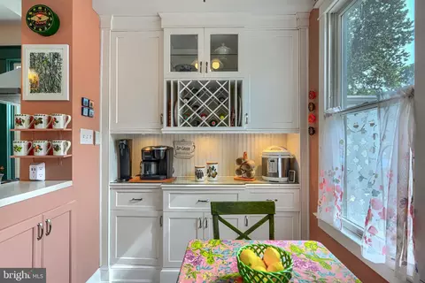 Kitchen - 3106 Parkside Dr, Baltimore, MD 21214 photo 7 of 8
