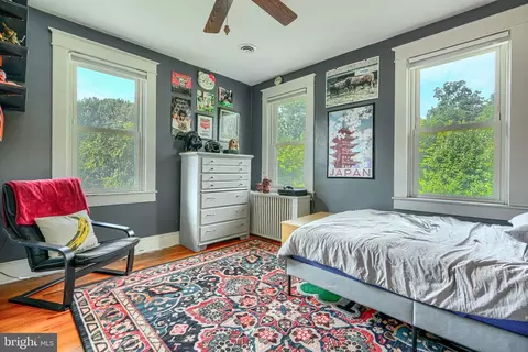 Bedroom - 3106 Parkside Dr, Baltimore, MD 21214 photo 5 of 8