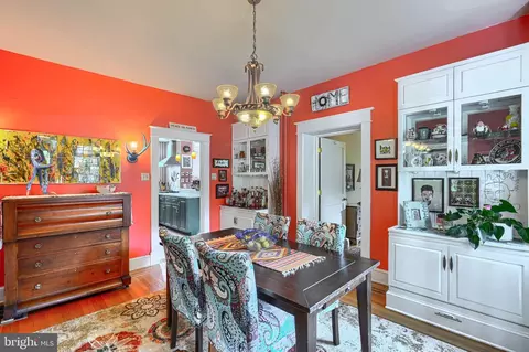 Dining - 3106 Parkside Dr, Baltimore, MD 21214 photo 4 of 4