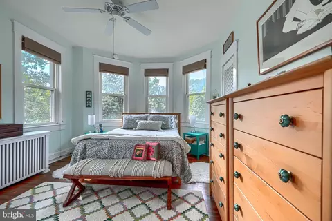 Bedroom - 3106 Parkside Dr, Baltimore, MD 21214 photo 1 of 8