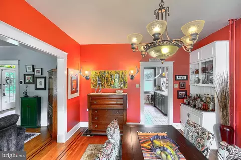 Dining - 3106 Parkside Dr, Baltimore, MD 21214 photo 3 of 4