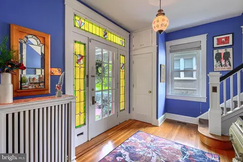 Entry Way - 3106 Parkside Dr, Baltimore, MD 21214 photo 2 of 6