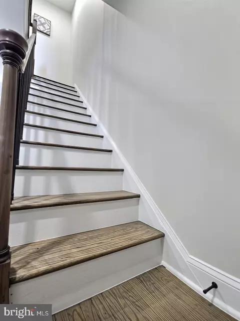 Entry Way - 3600 Elmley Ave, Baltimore, MD 21213 photo 3 of 5