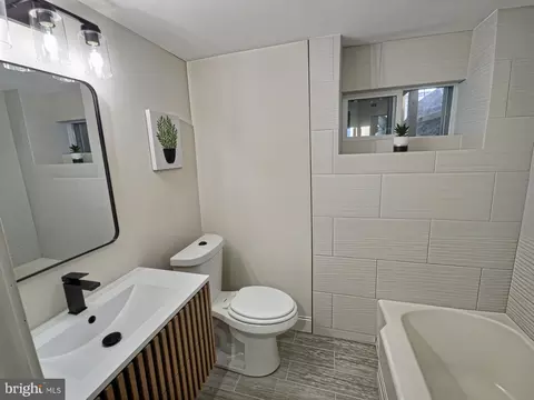 Bath - 3600 Elmley Ave, Baltimore, MD 21213 photo 1 of 3