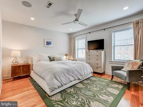 Bedroom - 2021 E Lombard St, Baltimore, MD 21231 photo 5 of 5