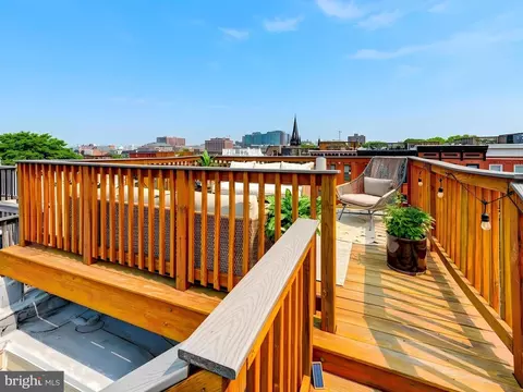 Exterior - 2021 E Lombard St, Baltimore, MD 21231 photo 6 of 7