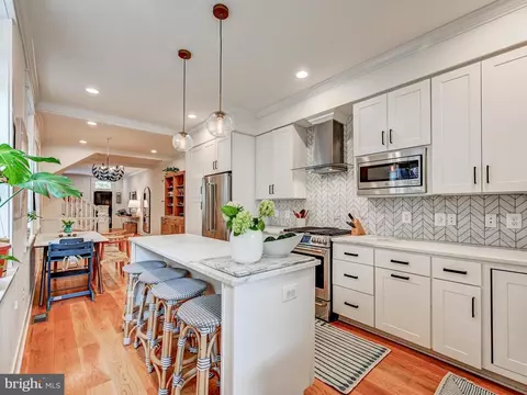 Kitchen - 2021 E Lombard St, Baltimore, MD 21231 photo 3 of 4
