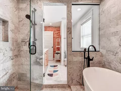 Bath - 2021 E Lombard St, Baltimore, MD 21231 photo 4 of 8