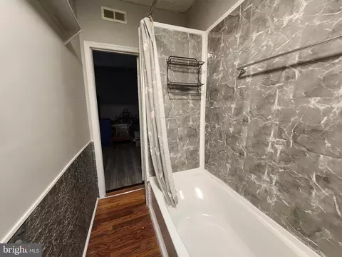 Entry Way - 3336 Frederick Ave, Baltimore, MD 21229 photo 4 of 8
