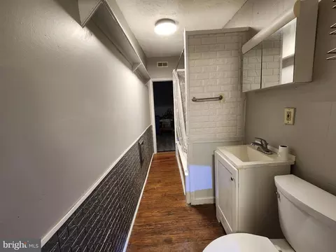 Entry Way - 3336 Frederick Ave, Baltimore, MD 21229 photo 3 of 8