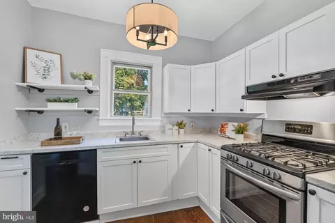 Kitchen - 826 Cedarcroft Rd, Baltimore, MD 21212 photo 1 of 1