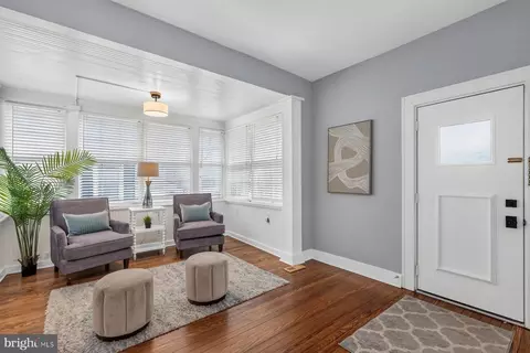 Entry Way - 826 Cedarcroft Rd, Baltimore, MD 21212 photo 1 of 3