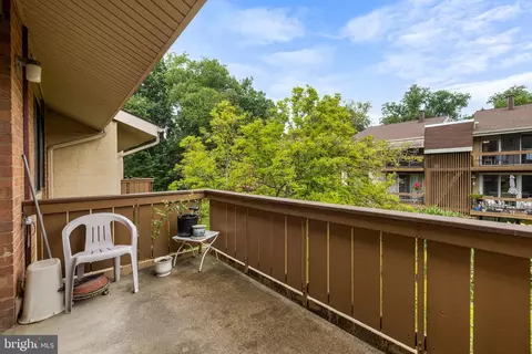 Exterior - 11 Hamill Rd #11E, Baltimore, MD 21210 photo 3 of 8
