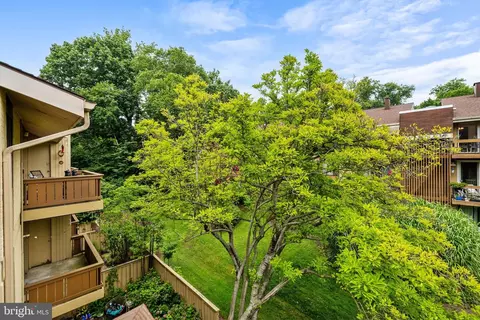 Exterior - 11 Hamill Rd #11E, Baltimore, MD 21210 photo 6 of 8