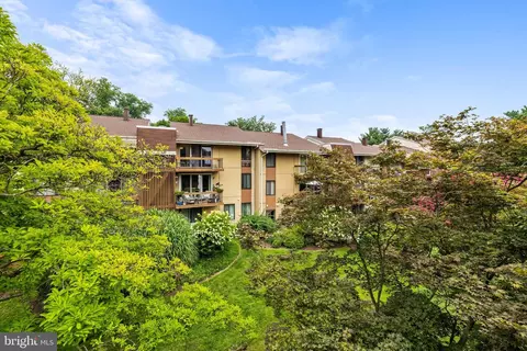 Exterior - 11 Hamill Rd #11E, Baltimore, MD 21210 photo 5 of 8