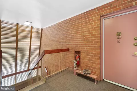 Entry Way - 11 Hamill Rd #11E, Baltimore, MD 21210 photo 1 of 4