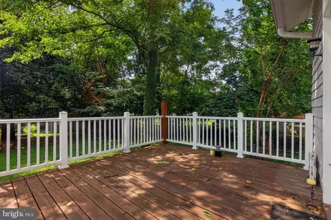 Exterior - 511 Thornfield Rd, Baltimore, MD 21229 photo 4 of 6