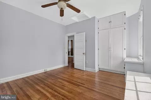 Bedroom - 511 Thornfield Rd, Baltimore, MD 21229 photo 2 of 4