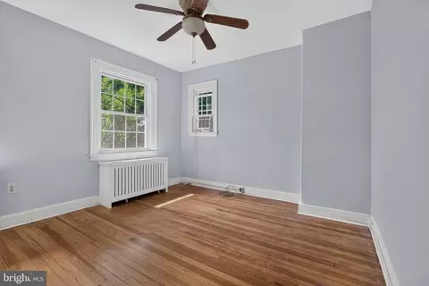 Bedroom - 511 Thornfield Rd, Baltimore, MD 21229 photo 1 of 4