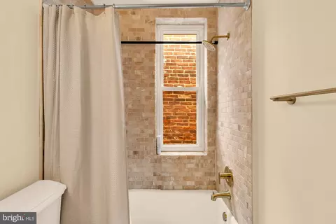 Bath - 115 E Montgomery St, Baltimore, MD 21230 photo 5 of 5