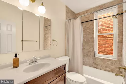 Bath - 115 E Montgomery St, Baltimore, MD 21230 photo 4 of 5