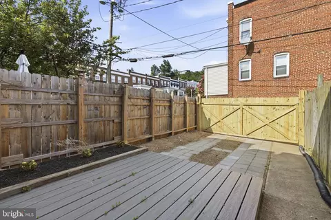 Exterior - 4119 Falls Rd, Baltimore, MD 21211 photo 2 of 3