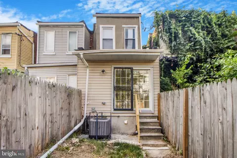 Exterior - 2231 Orem Ave, Baltimore, MD 21217 photo 4 of 5