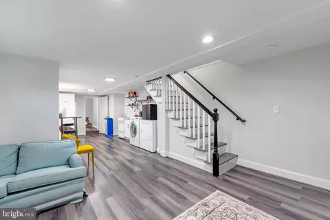 Entry Way - 701 Roundview Rd, Baltimore, MD 21225 photo 1 of 4