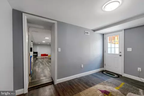 Entry Way - 701 Roundview Rd, Baltimore, MD 21225 photo 3 of 4