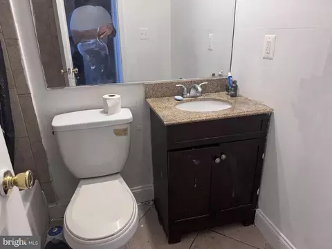 Bath - 4818 Greencrest Rd, Baltimore, MD 21206 photo 1 of 2